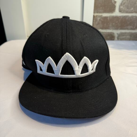 Crowns Solo Logo Classic Snapback - White on Black - Picture 1 of 6